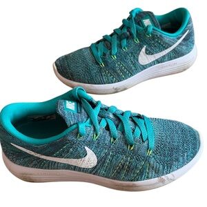 NIKE LUNAREPIC FLYKNIT 2 WOMENS RUNNING WALKING ATHLETIC SNEAKER JADE WHITE SZ 7